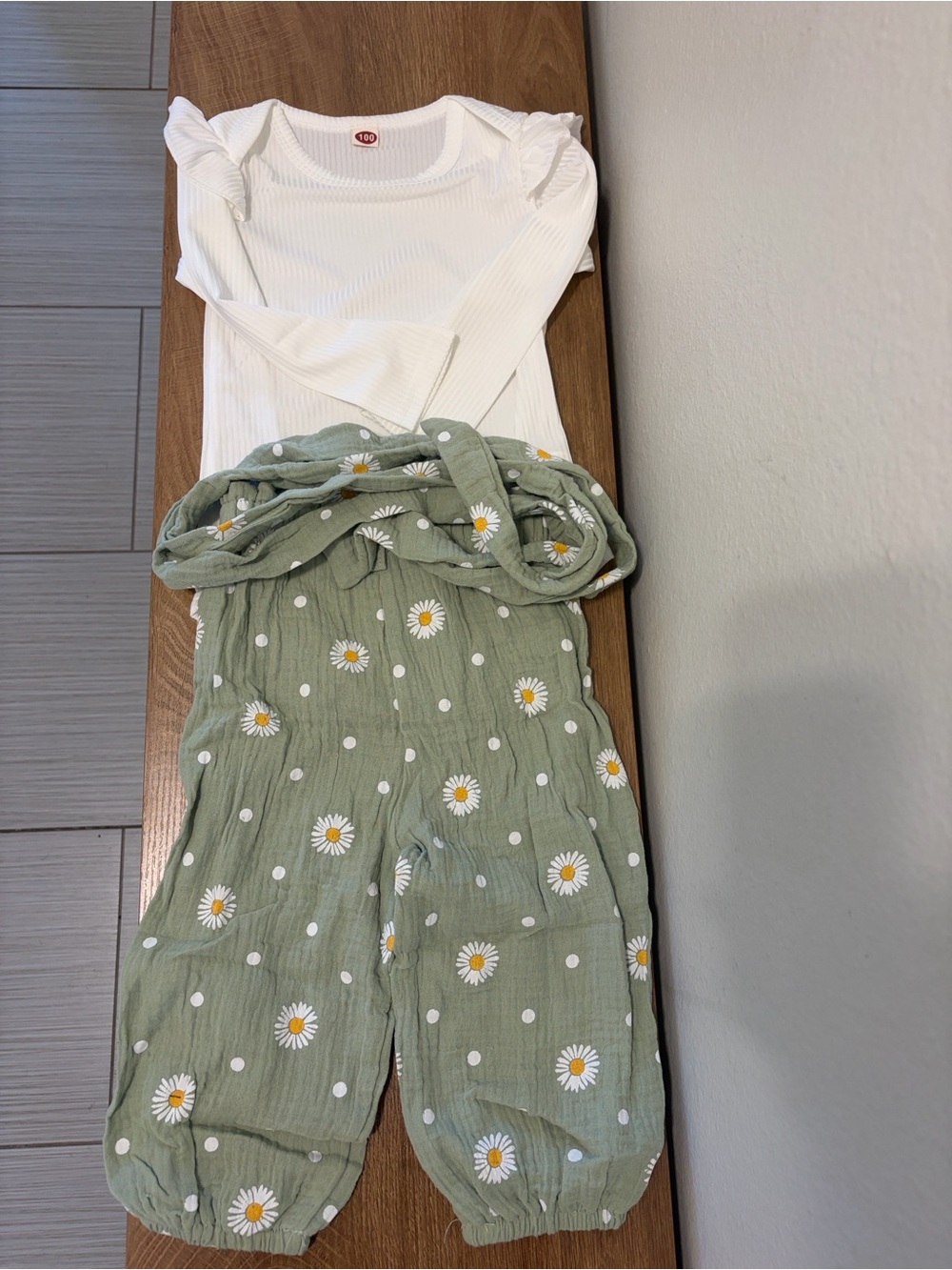 Baby Girl Sunflower Ruffle Outfit (B6) - Picture 5 of 5